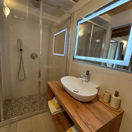 Apartment Al Cortiletto 22 Girasole *